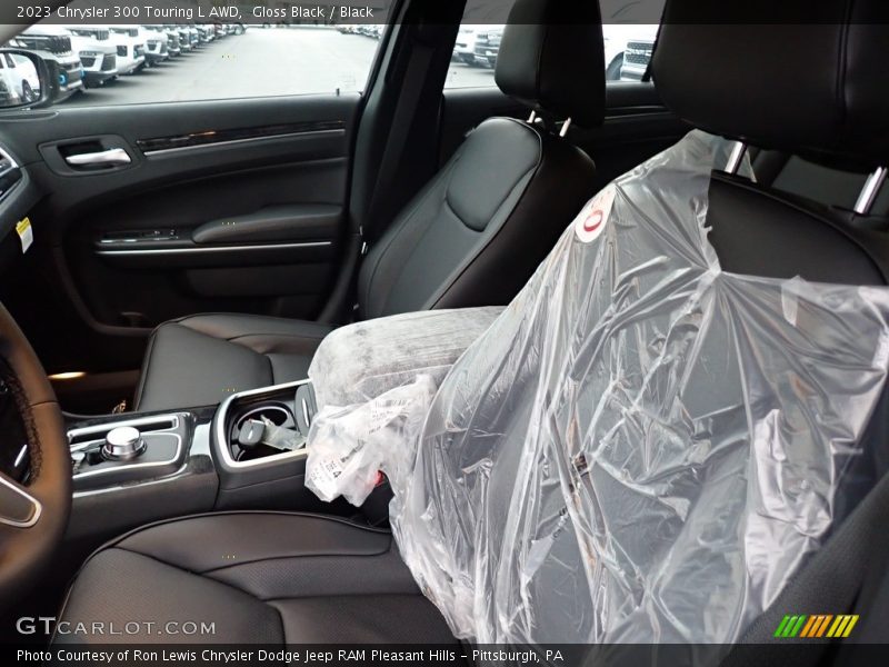 Front Seat of 2023 300 Touring L AWD