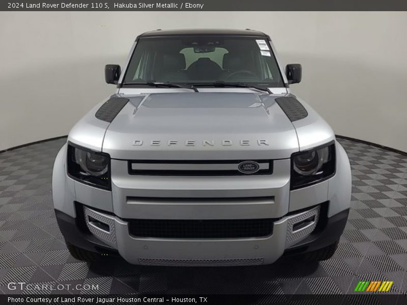  2024 Defender 110 S Hakuba Silver Metallic