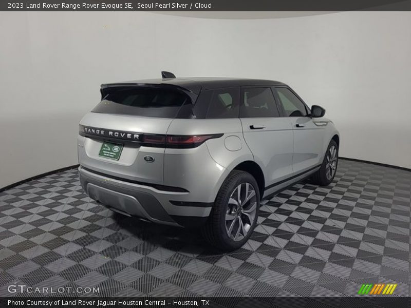 Seoul Pearl Silver / Cloud 2023 Land Rover Range Rover Evoque SE