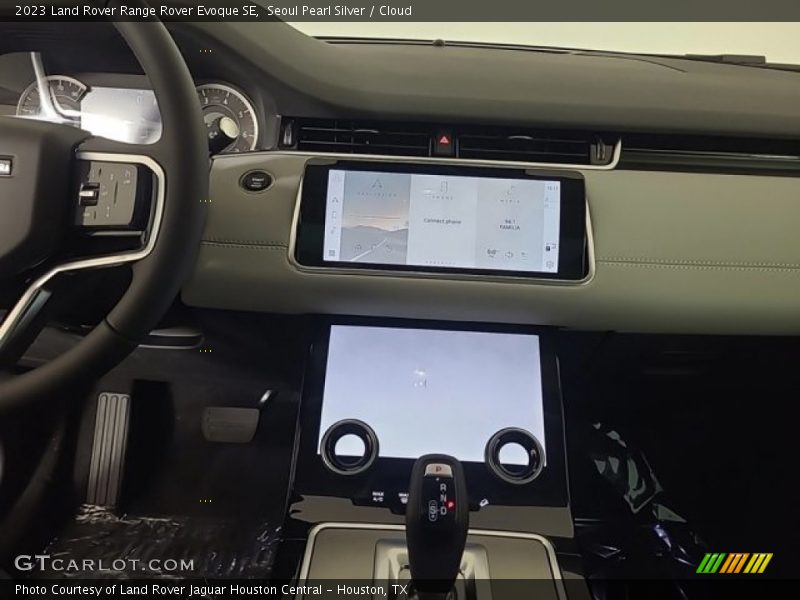 Controls of 2023 Range Rover Evoque SE
