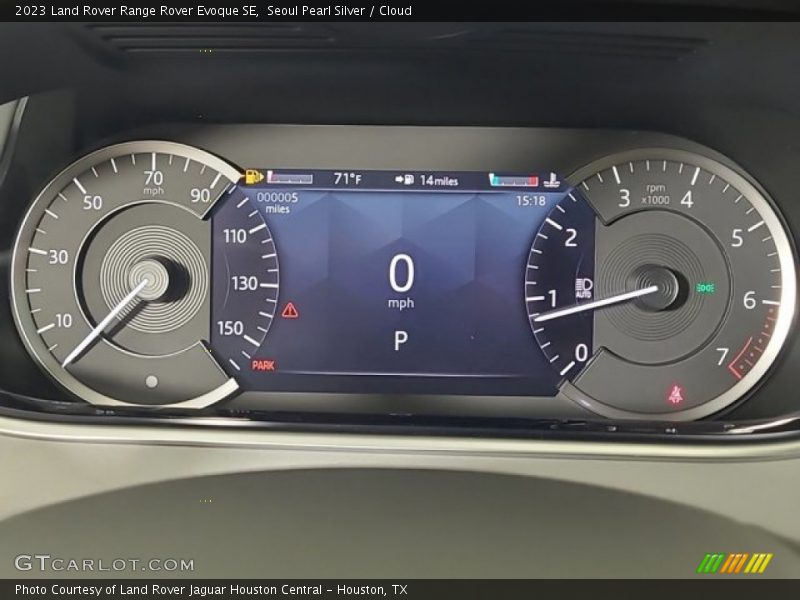 Seoul Pearl Silver / Cloud 2023 Land Rover Range Rover Evoque SE