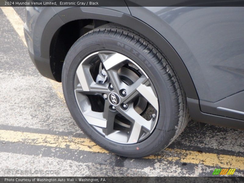 Ecotronic Gray / Black 2024 Hyundai Venue Limited