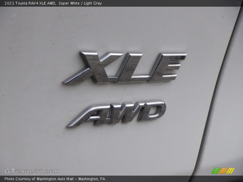  2021 RAV4 XLE AWD Logo