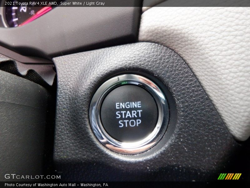 Super White / Light Gray 2021 Toyota RAV4 XLE AWD