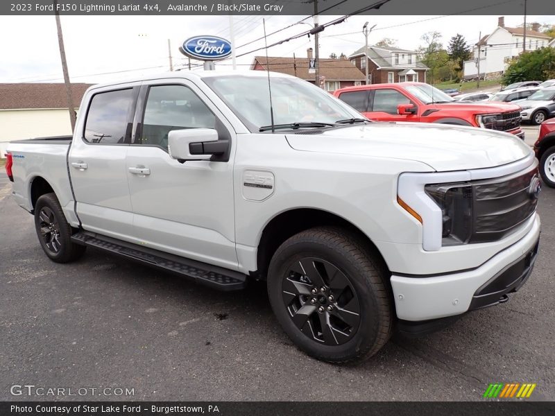 Front 3/4 View of 2023 F150 Lightning Lariat 4x4