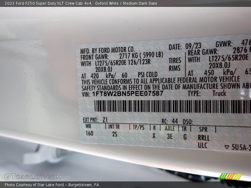 2023 F250 Super Duty XLT Crew Cab 4x4 Oxford White Color Code Z1