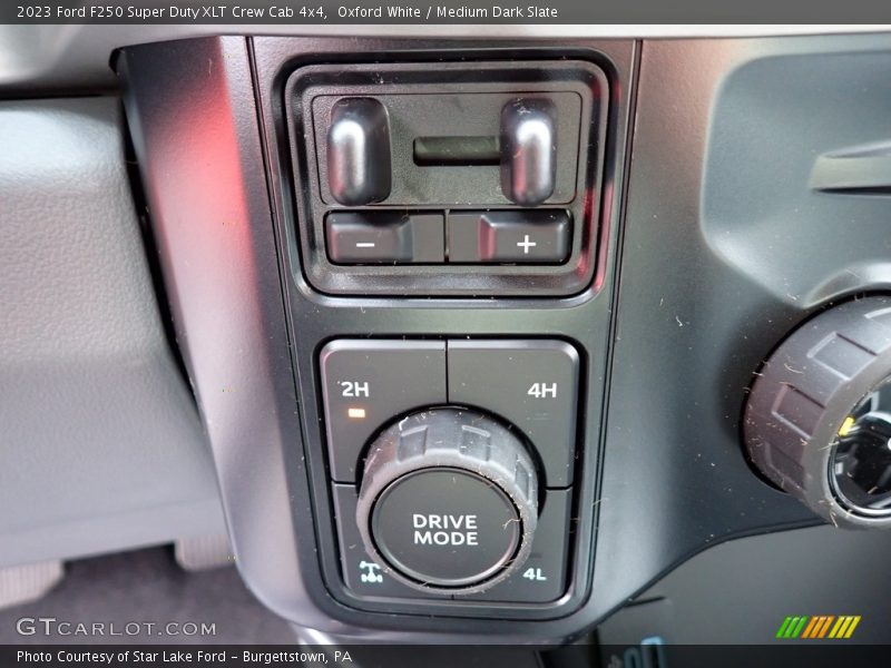 Controls of 2023 F250 Super Duty XLT Crew Cab 4x4