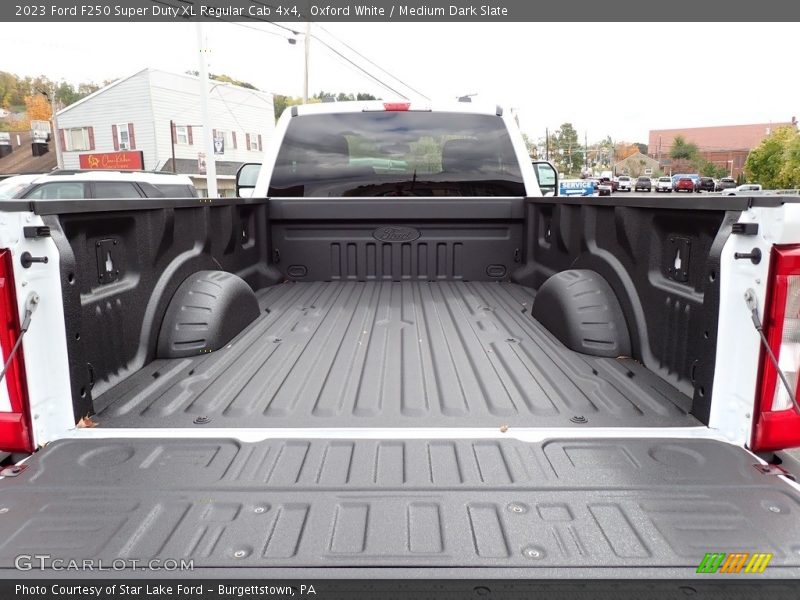 Oxford White / Medium Dark Slate 2023 Ford F250 Super Duty XL Regular Cab 4x4