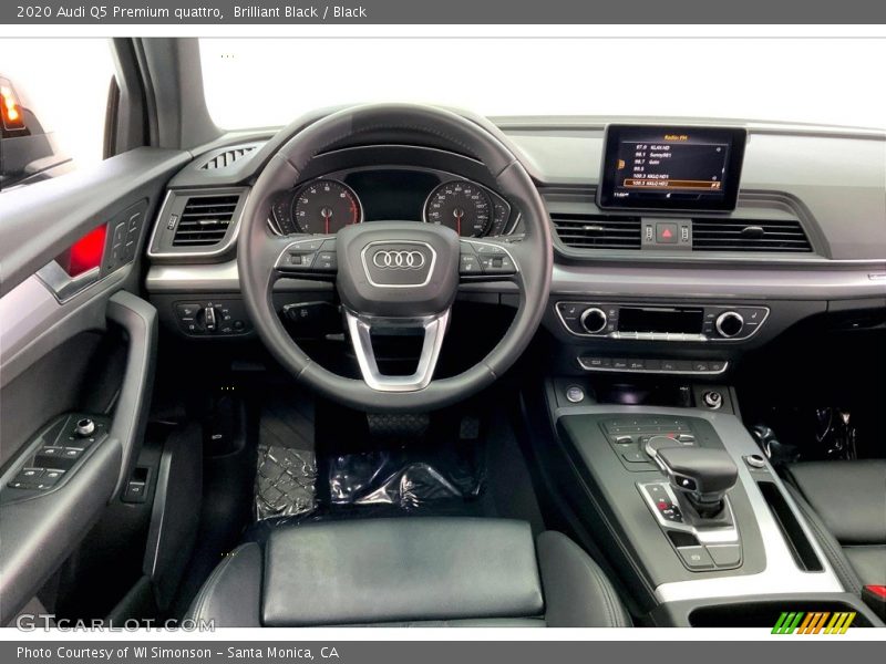 Dashboard of 2020 Q5 Premium quattro