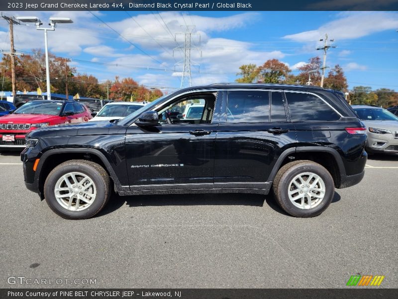 Diamond Black Crystal Pearl / Global Black 2023 Jeep Grand Cherokee Laredo 4x4