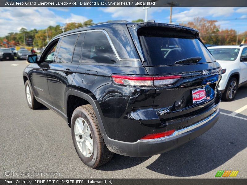 Diamond Black Crystal Pearl / Global Black 2023 Jeep Grand Cherokee Laredo 4x4