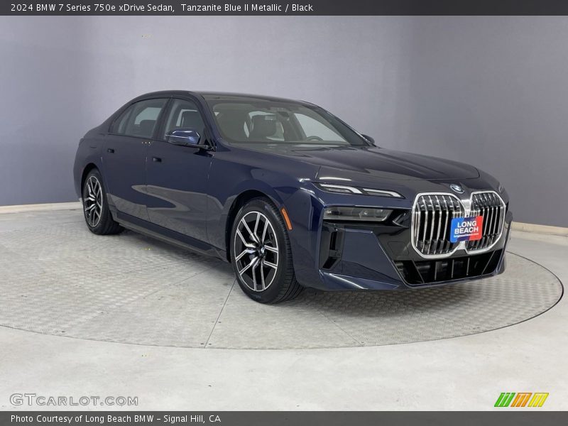 Front 3/4 View of 2024 7 Series 750e xDrive Sedan
