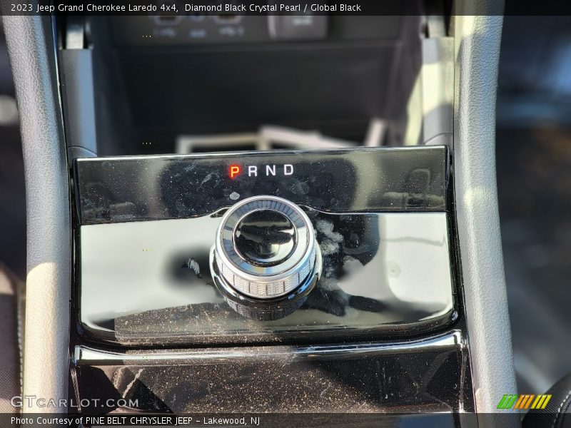 Diamond Black Crystal Pearl / Global Black 2023 Jeep Grand Cherokee Laredo 4x4