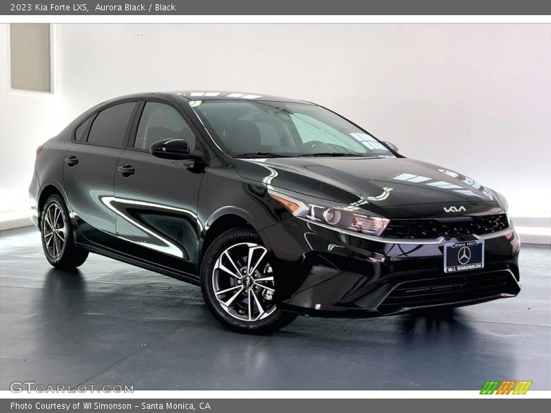 Front 3/4 View of 2023 Forte LXS