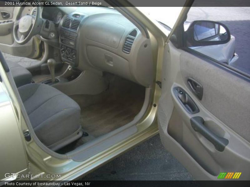Desert Sand / Beige 2001 Hyundai Accent GL Sedan