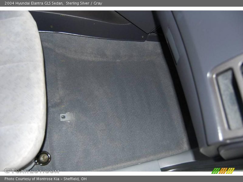 Sterling Silver / Gray 2004 Hyundai Elantra GLS Sedan
