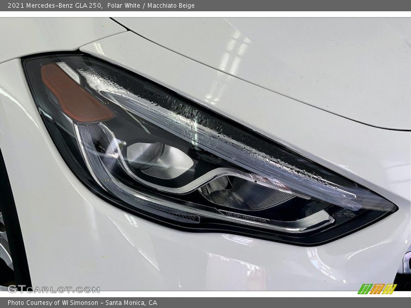 Polar White / Macchiato Beige 2021 Mercedes-Benz GLA 250