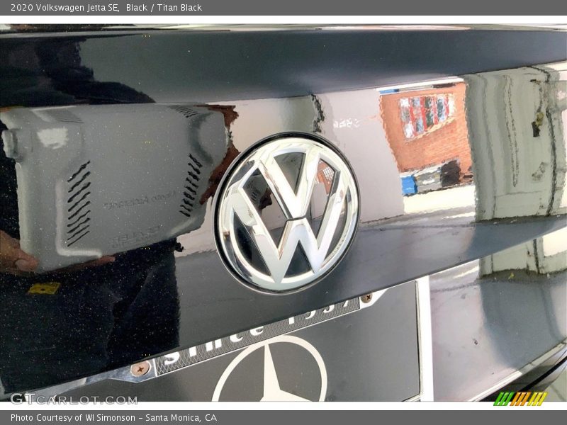 Black / Titan Black 2020 Volkswagen Jetta SE