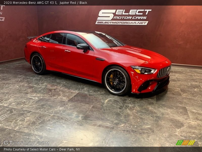 Front 3/4 View of 2020 AMG GT 63 S