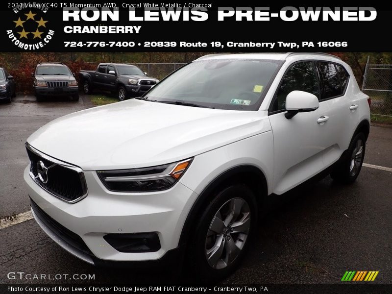 Crystal White Metallic / Charcoal 2021 Volvo XC40 T5 Momentum AWD