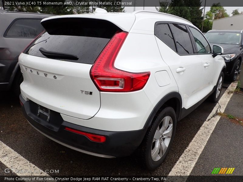 Crystal White Metallic / Charcoal 2021 Volvo XC40 T5 Momentum AWD