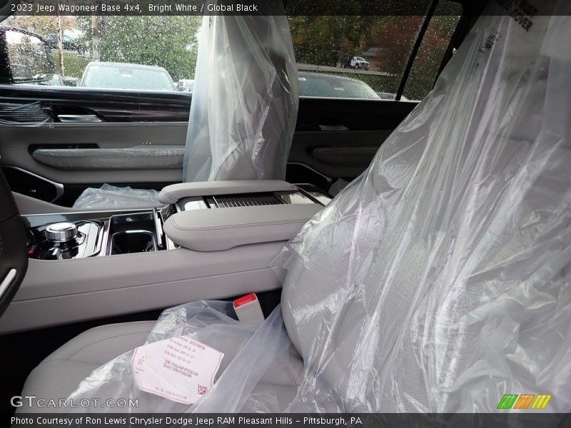 Bright White / Global Black 2023 Jeep Wagoneer Base 4x4
