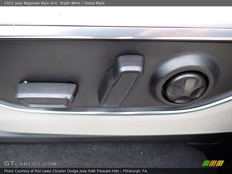 Controls of 2023 Wagoneer Base 4x4