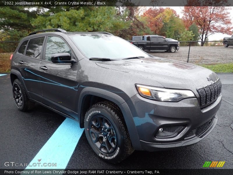 Front 3/4 View of 2022 Cherokee X 4x4