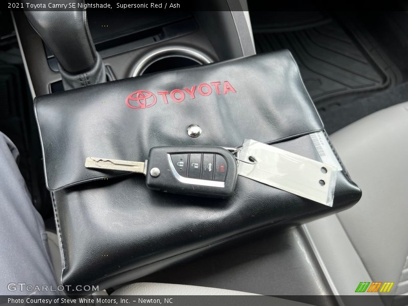 Keys of 2021 Camry SE Nightshade