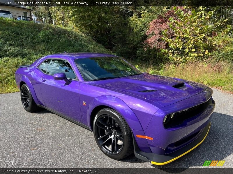Front 3/4 View of 2023 Challenger R/T Scat Pack Widebody