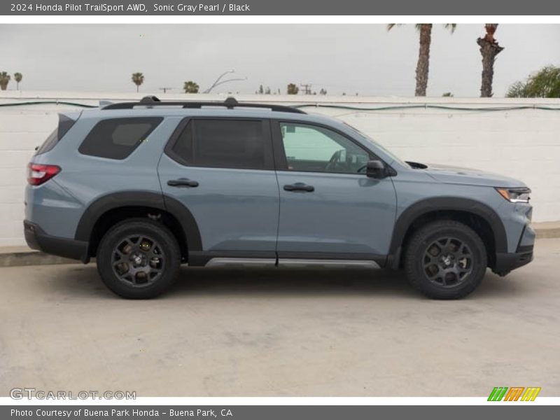  2024 Pilot TrailSport AWD Sonic Gray Pearl