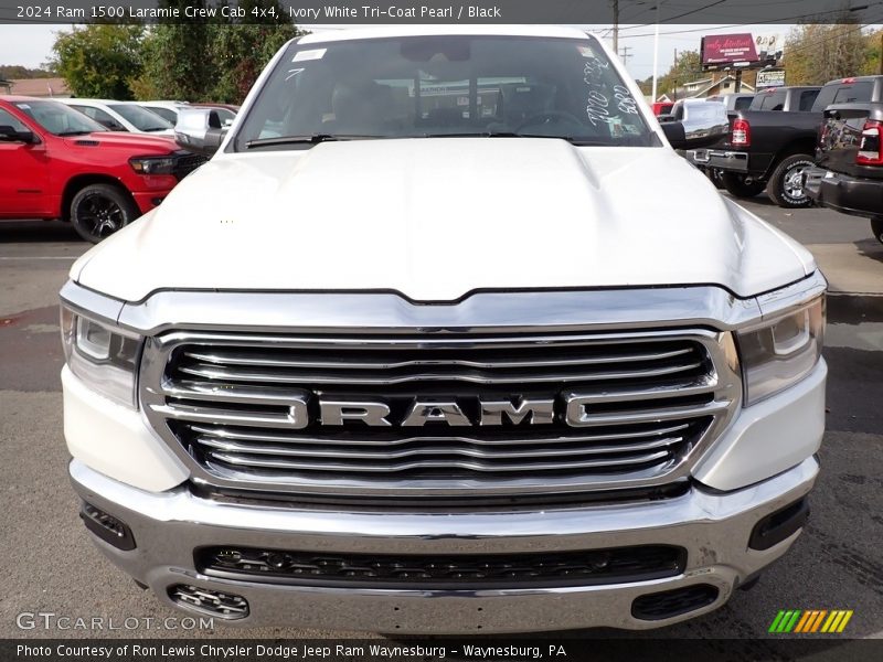 Ivory White Tri-Coat Pearl / Black 2024 Ram 1500 Laramie Crew Cab 4x4