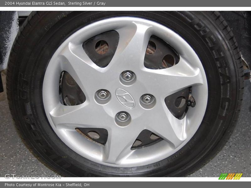 Sterling Silver / Gray 2004 Hyundai Elantra GLS Sedan