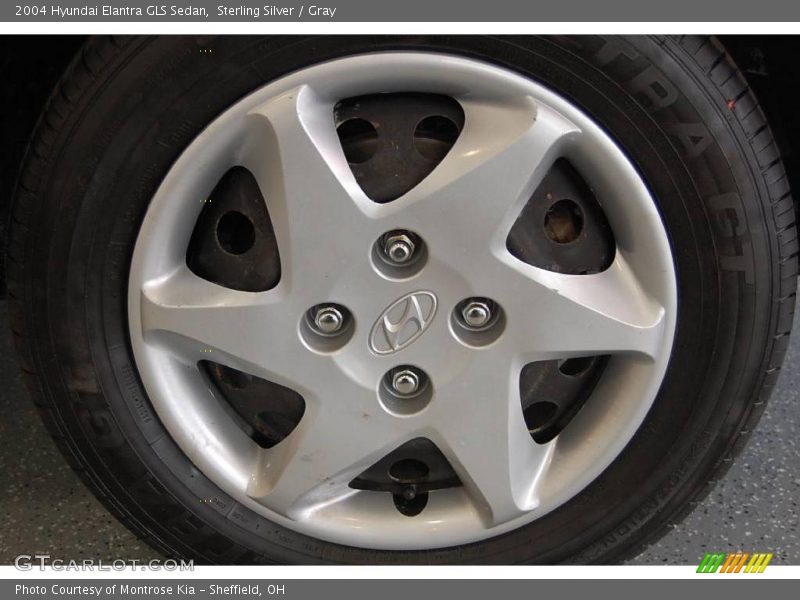 Sterling Silver / Gray 2004 Hyundai Elantra GLS Sedan