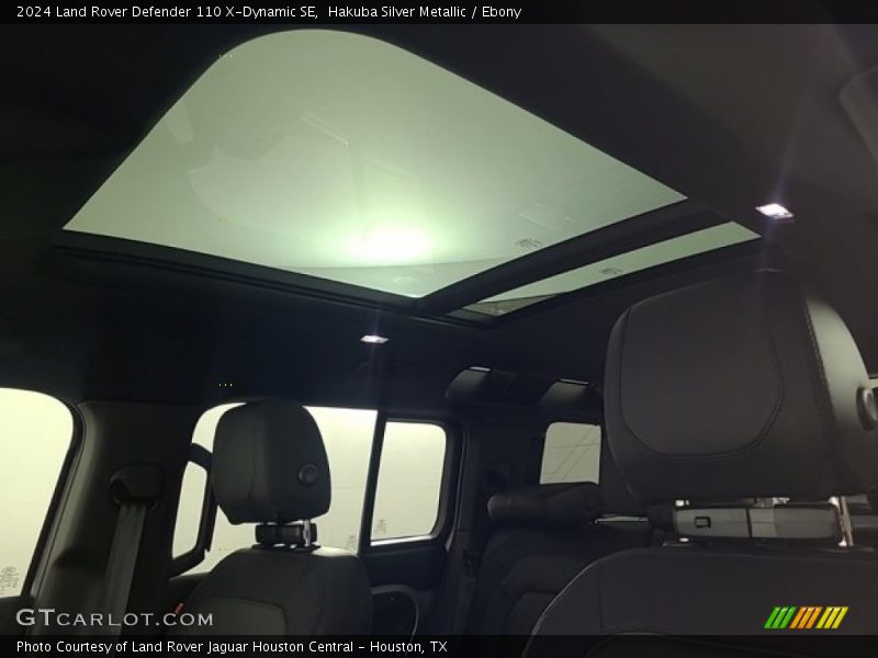 Sunroof of 2024 Defender 110 X-Dynamic SE