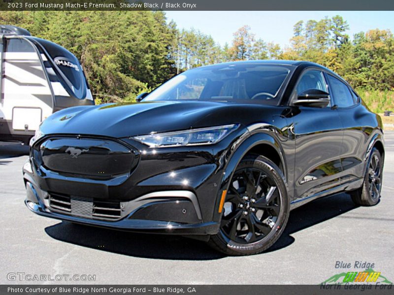 Front 3/4 View of 2023 Mustang Mach-E Premium