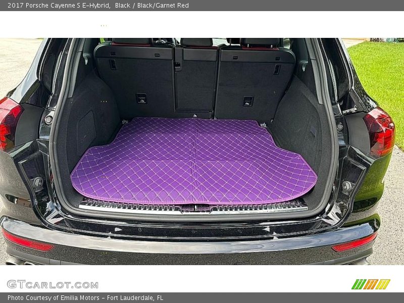  2017 Cayenne S E-Hybrid Trunk