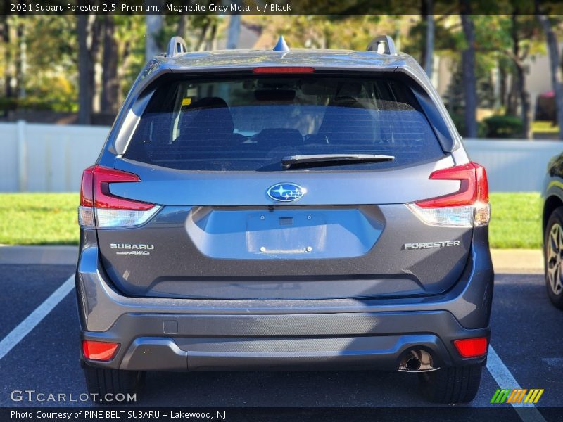 Magnetite Gray Metallic / Black 2021 Subaru Forester 2.5i Premium
