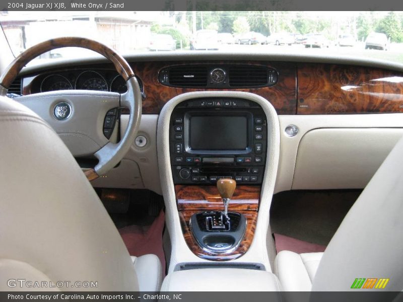 White Onyx / Sand 2004 Jaguar XJ XJ8