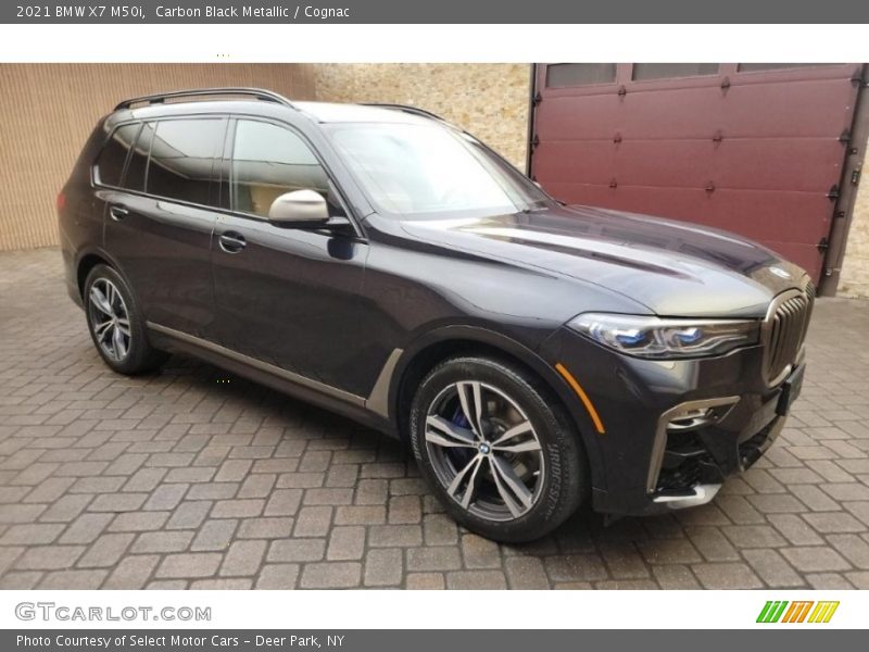 Front 3/4 View of 2021 X7 M50i