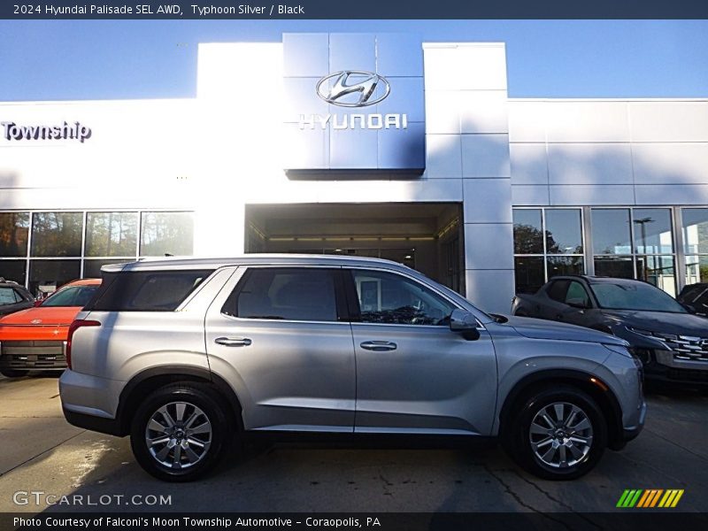 Typhoon Silver / Black 2024 Hyundai Palisade SEL AWD