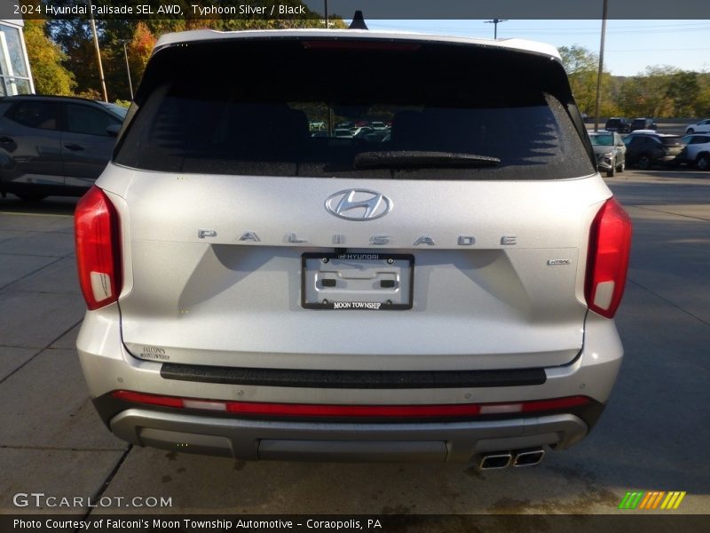 Typhoon Silver / Black 2024 Hyundai Palisade SEL AWD