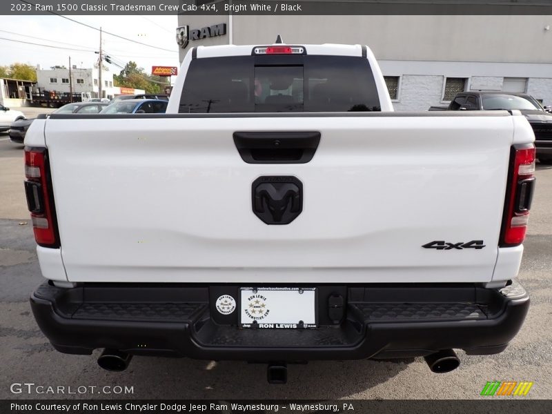 Bright White / Black 2023 Ram 1500 Classic Tradesman Crew Cab 4x4