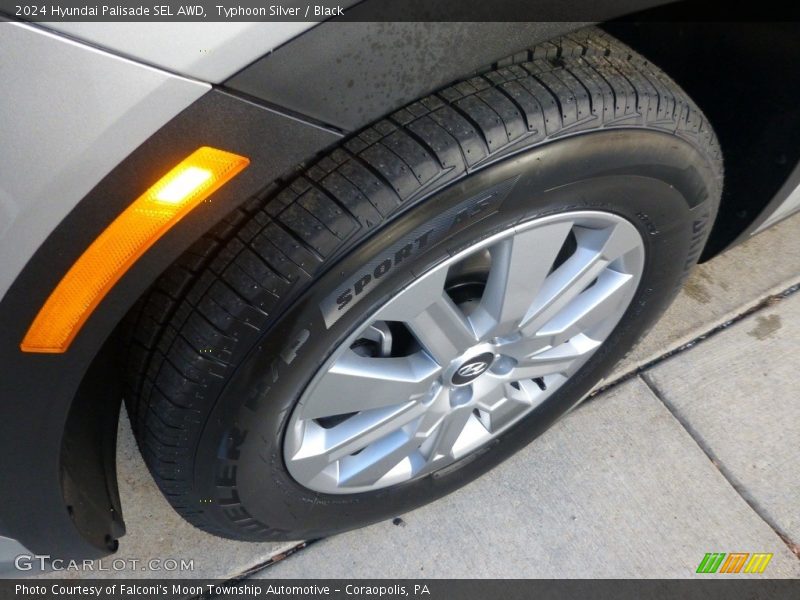 Typhoon Silver / Black 2024 Hyundai Palisade SEL AWD