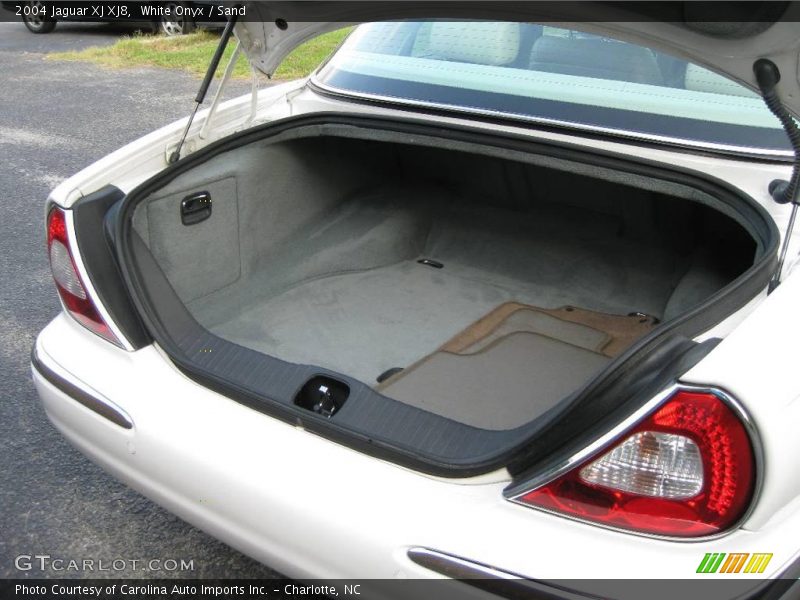 White Onyx / Sand 2004 Jaguar XJ XJ8