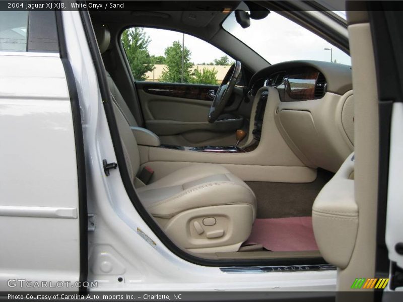 White Onyx / Sand 2004 Jaguar XJ XJ8