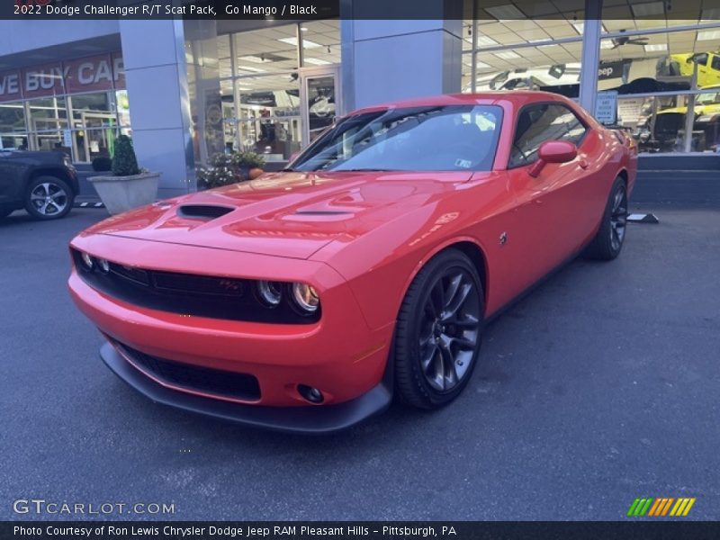 Go Mango / Black 2022 Dodge Challenger R/T Scat Pack