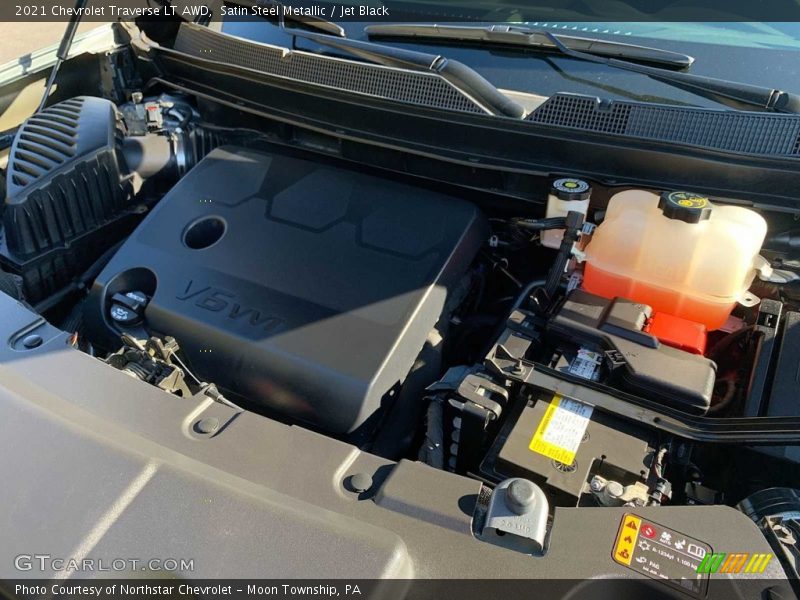 Satin Steel Metallic / Jet Black 2021 Chevrolet Traverse LT AWD