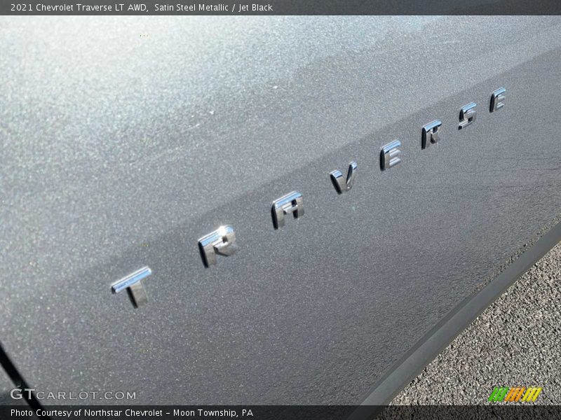 Satin Steel Metallic / Jet Black 2021 Chevrolet Traverse LT AWD