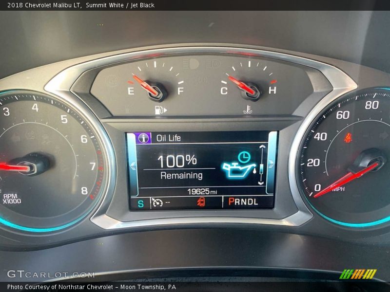 Summit White / Jet Black 2018 Chevrolet Malibu LT